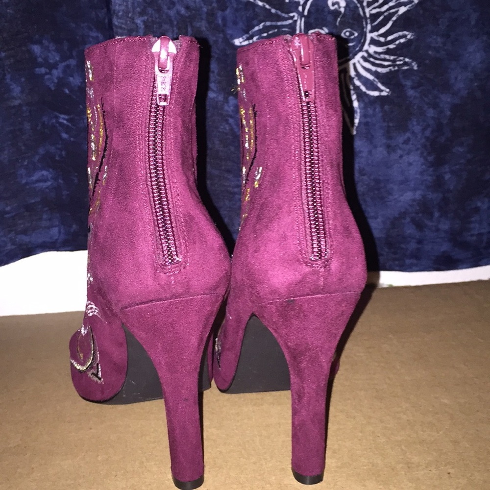 Burgundy boots with floral embroidery 💃🏻👠✨ - Picture 3 of 8